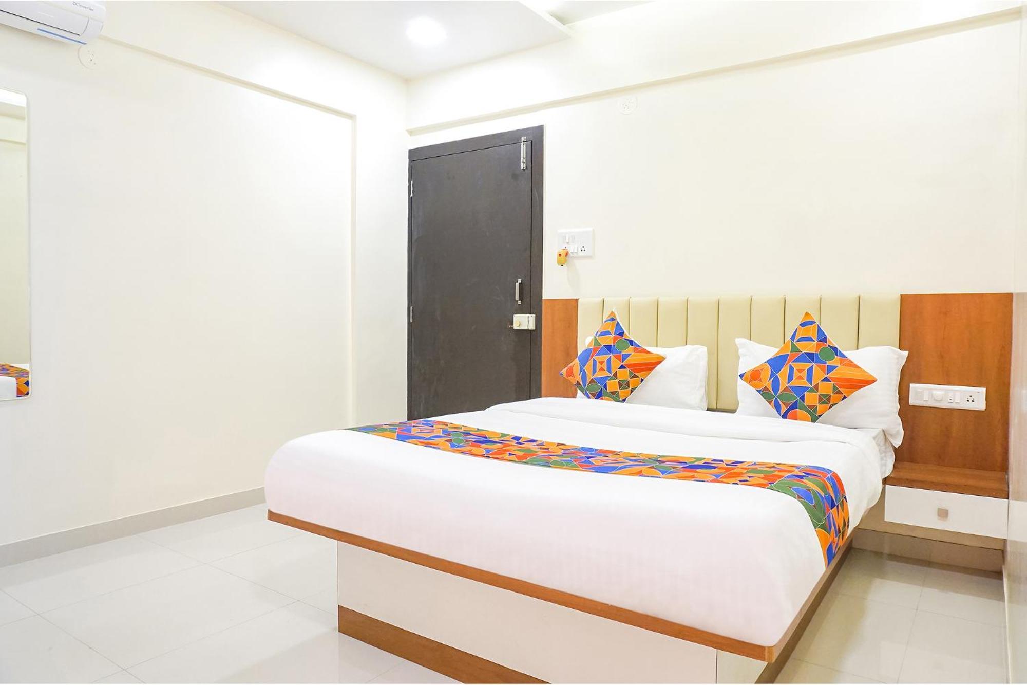 Fabhotel Majestic Luxurious - Nr Rajaram Bhiku Pathare Stadium Pune Bagian luar foto