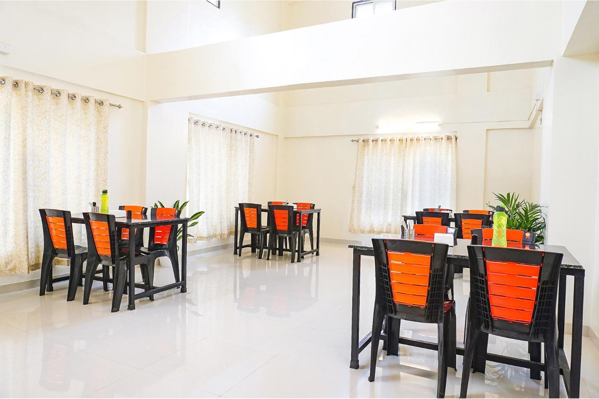 Fabhotel Majestic Luxurious - Nr Rajaram Bhiku Pathare Stadium Pune Bagian luar foto